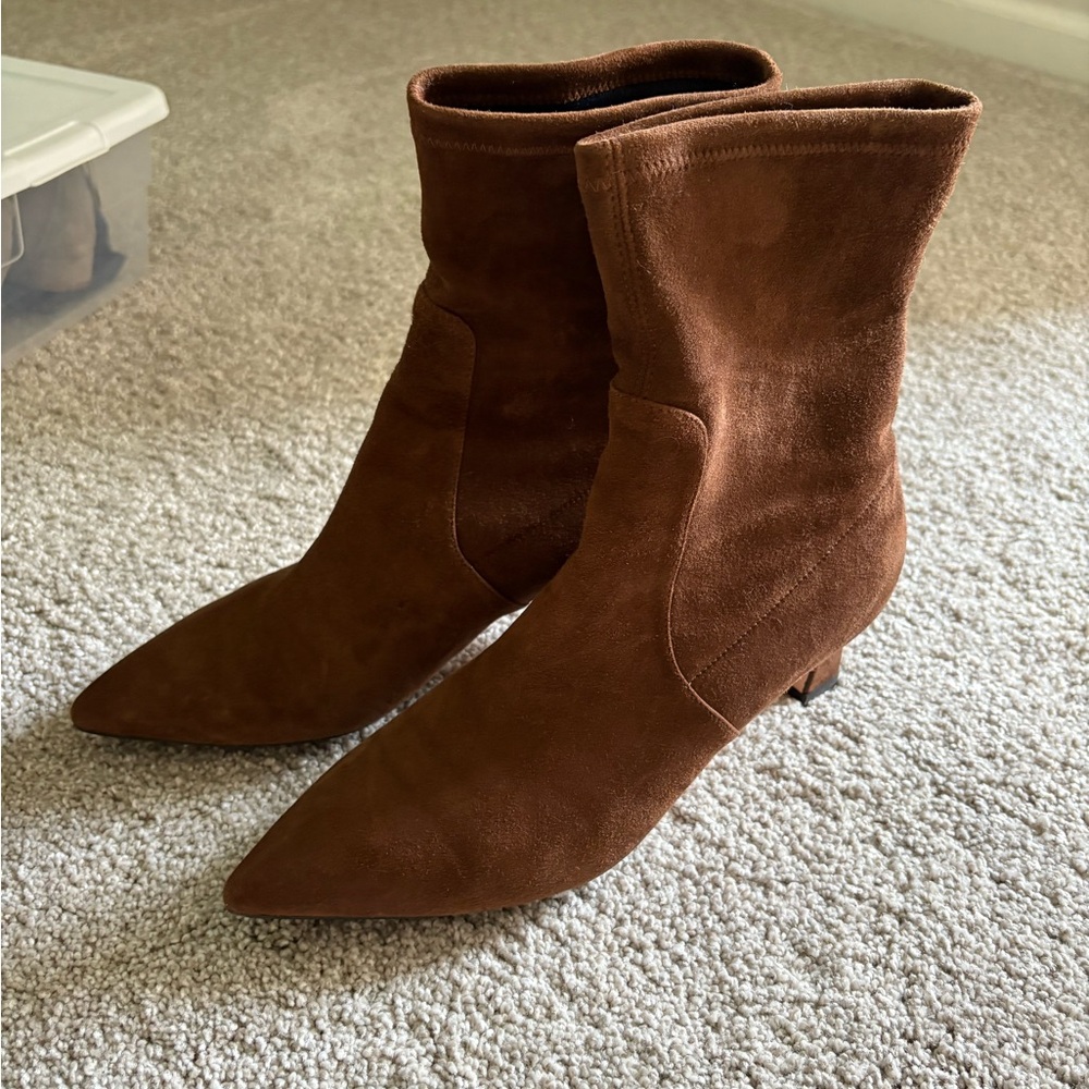 Perfect condition Scarlett Chase 55mm chocolate suede Maya booties
